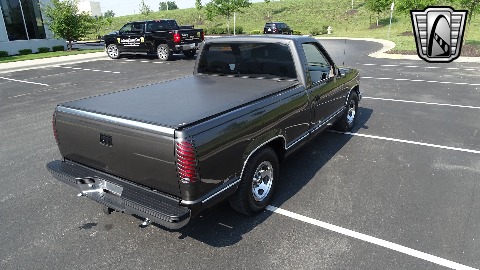 1991 Chevrolet Silverado image 11