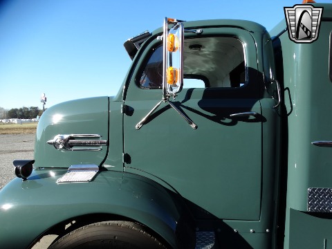 1952 Ford F6 image 32