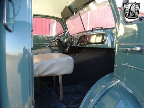 1952 Ford F6 image 111