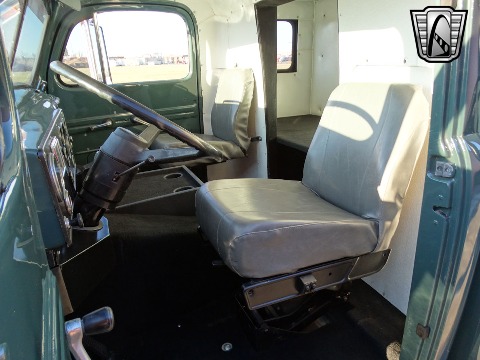 1952 Ford F6 image 86