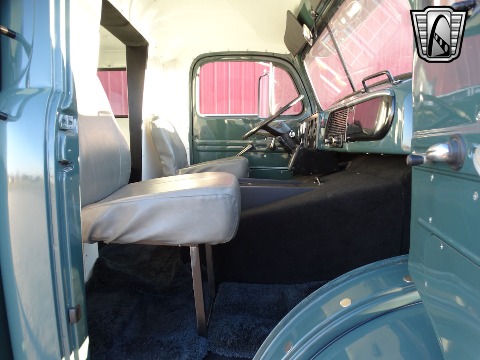 1952 Ford F6 image 112