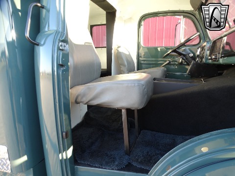 1952 Ford F6 image 113