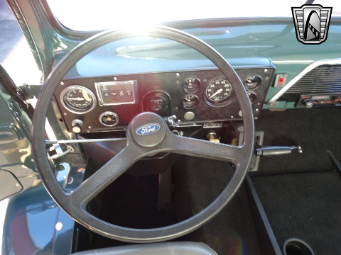 1952 Ford F6 image 88