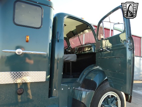 1952 Ford F6 image 118