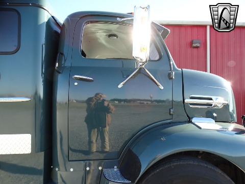 1952 Ford F6 image 43