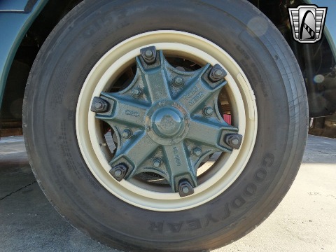 1952 Ford F6 image 45