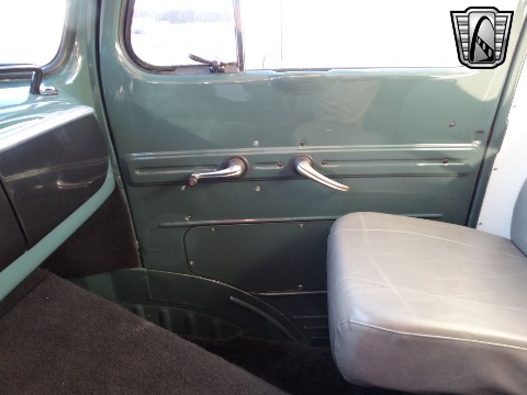 1952 Ford F6 image 98