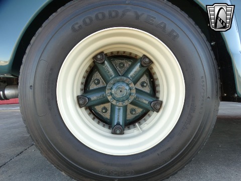 1952 Ford F6 image 48