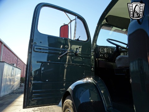 1952 Ford F6 image 80
