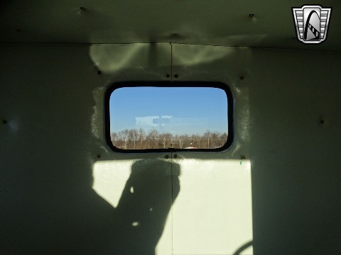 1952 Ford F6 image 106