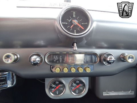 1950 Ford Custom image 108