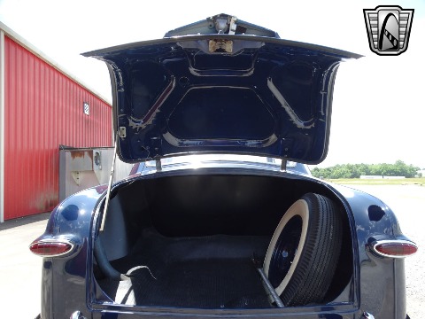 1950 Ford Custom image 135