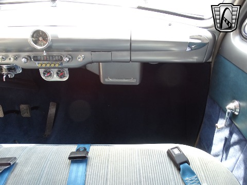 1950 Ford Custom image 104
