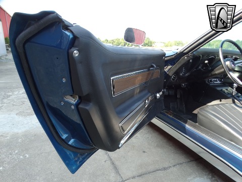 1972 Chevrolet Corvette image 100