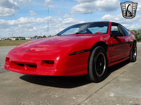 1988 Pontiac Fiero image 4