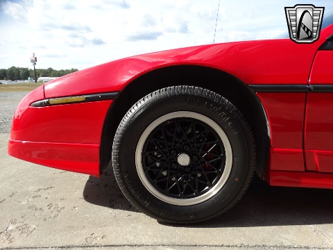 1988 Pontiac Fiero image 30