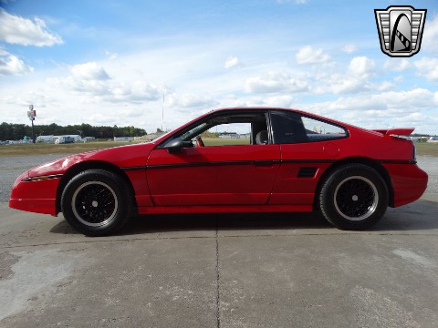 1988 Pontiac Fiero image 5