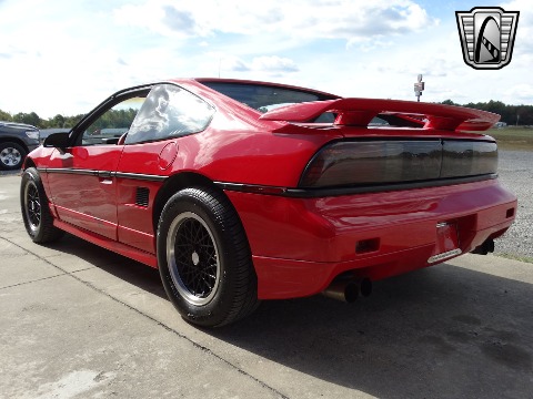 1988 Pontiac Fiero image 6