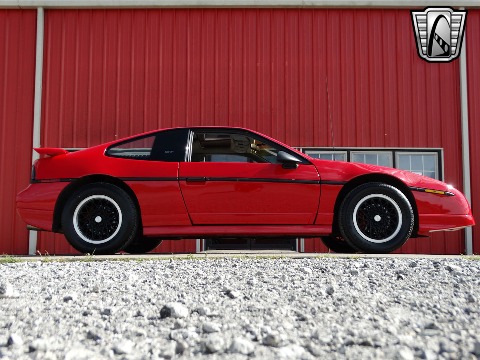 1988 Pontiac Fiero image 25