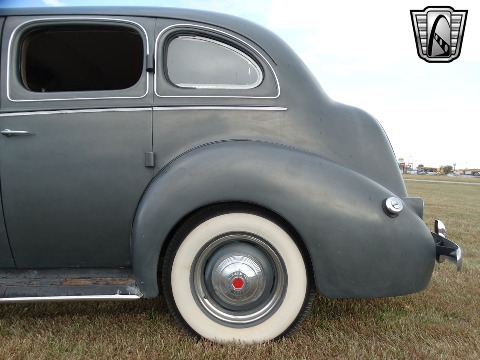 1940 Packard 120 image 40