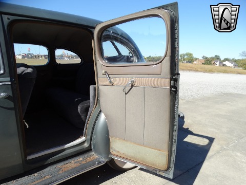 1940 Packard 120 image 124