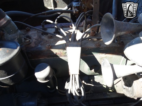 1940 Packard 120 image 100