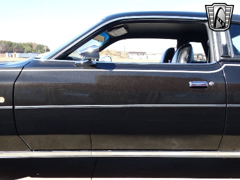 1977 Chrysler Cordoba image 31