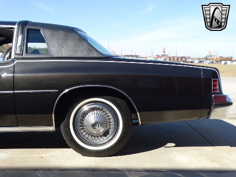 1977 Chrysler Cordoba image 32