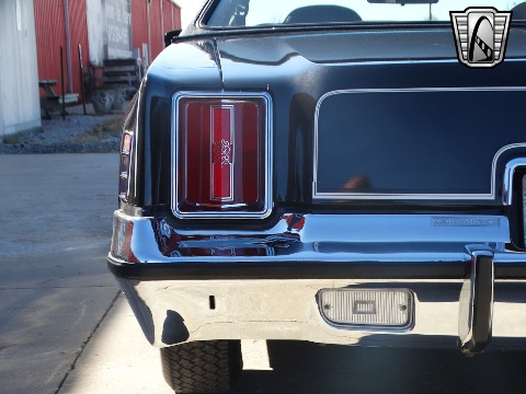 1977 Chrysler Cordoba image 33