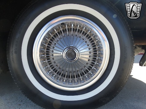 1977 Chrysler Cordoba image 39