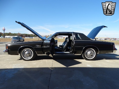 1977 Chrysler Cordoba image 45