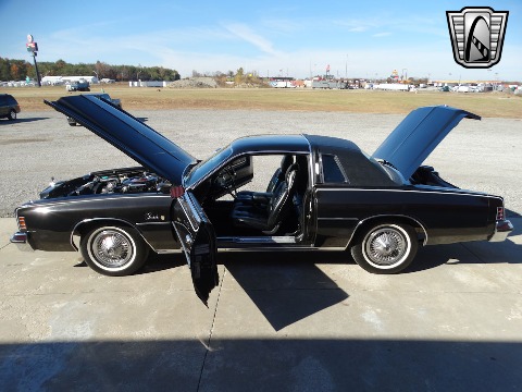 1977 Chrysler Cordoba image 53