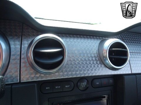 2008 Ford Mustang image 108