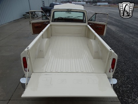 1984 Jeep J10 image 57