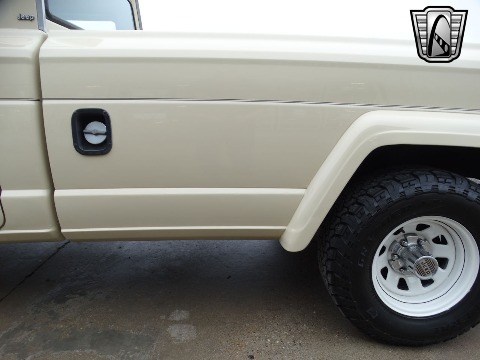 1984 Jeep J10 image 32