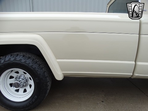 1984 Jeep J10 image 38