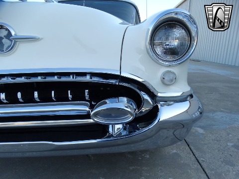 1955 Oldsmobile Delta 88 image 29