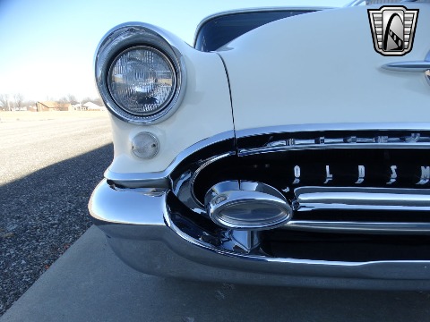 1955 Oldsmobile Delta 88 image 27