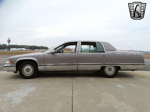 1996 Cadillac Fleetwood image 5