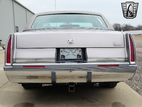 1996 Cadillac Fleetwood image 7