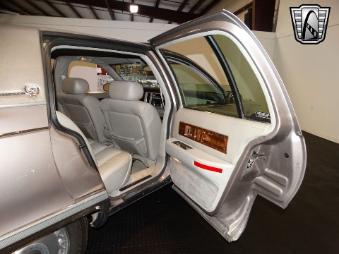 1996 Cadillac Fleetwood image 137