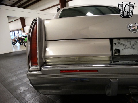 1996 Cadillac Fleetwood image 34