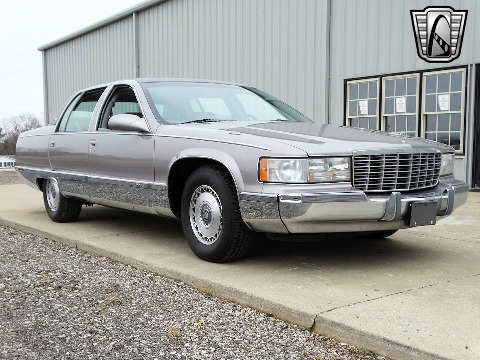 1996 Cadillac Fleetwood image 10