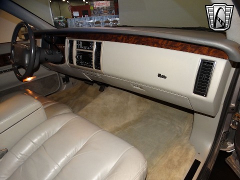 1996 Cadillac Fleetwood image 140