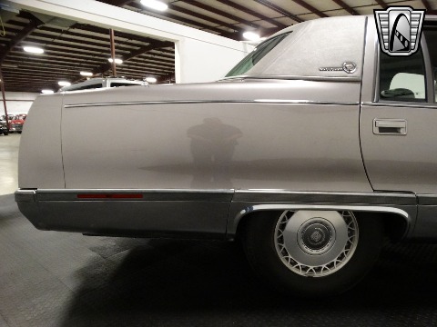 1996 Cadillac Fleetwood image 37