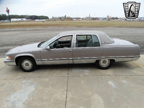 1996 Cadillac Fleetwood image 13