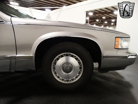 1996 Cadillac Fleetwood image 40