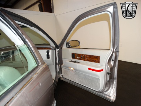 1996 Cadillac Fleetwood image 148