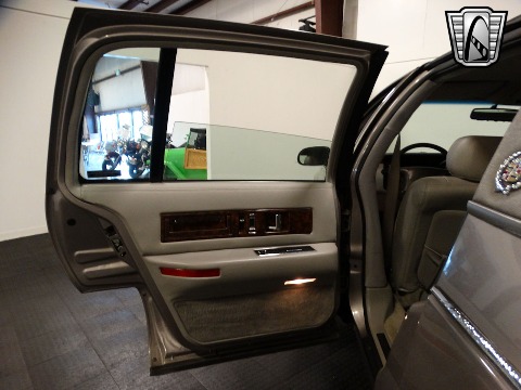 1996 Cadillac Fleetwood image 123