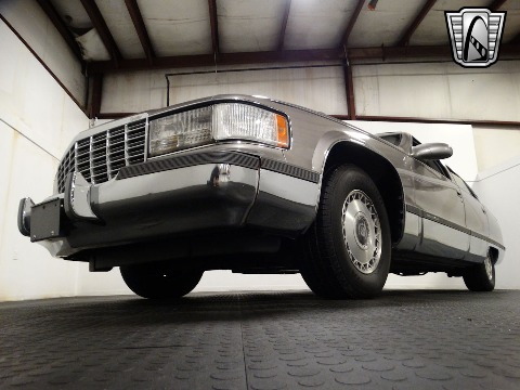 1996 Cadillac Fleetwood image 20